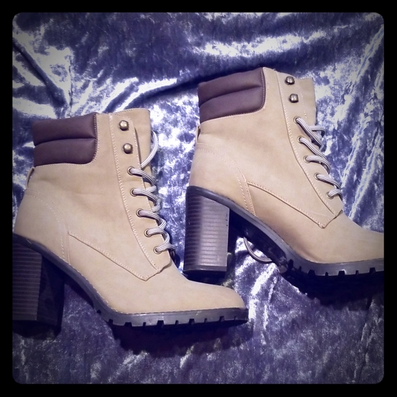 Tan Lace Up Ankle Boots - Picture 1 of 5
